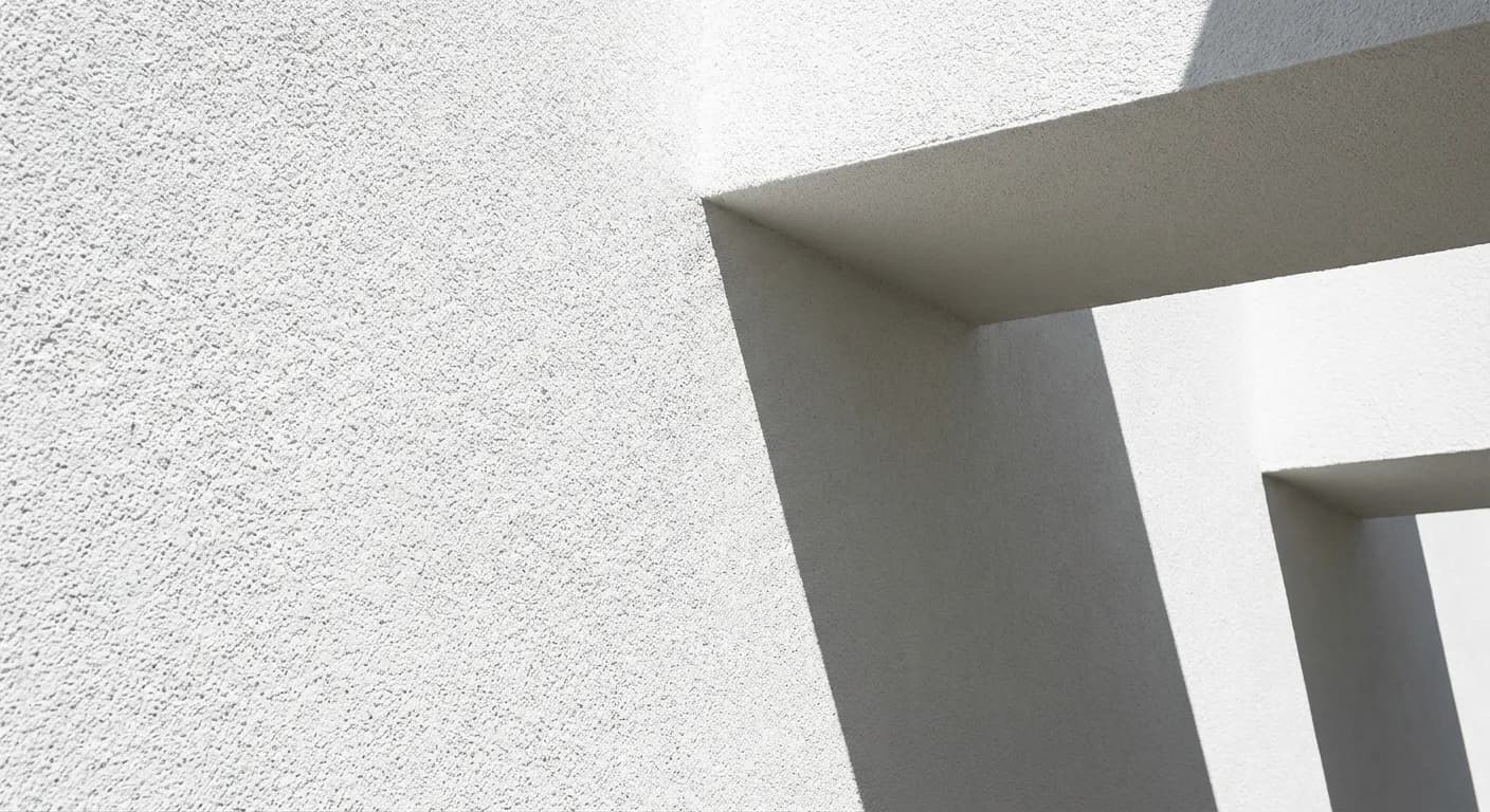 Gros plan sur la finition d'une façade isolée par l'extérieur