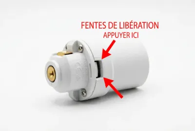 Gros plan sur les encoches d'une douille électrique