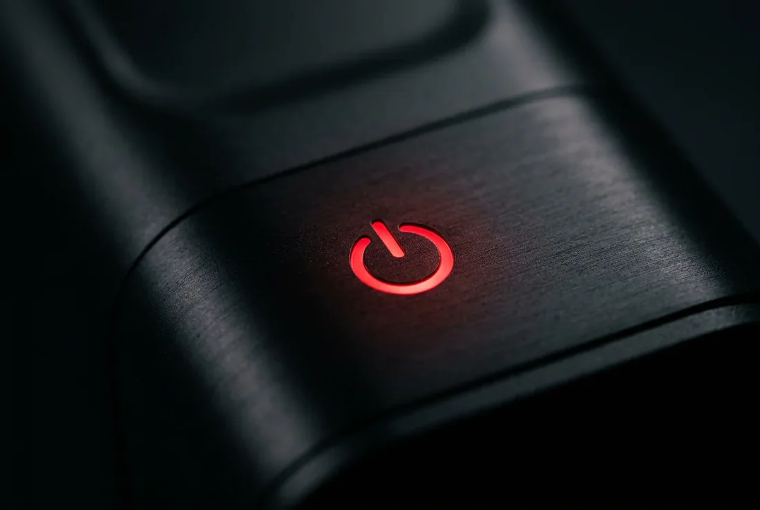 Machine à laver Whirlpool : diagnostic du voyant rouge Machine à laver Whirlpool avec voyant rouge allumé dans une buanderie moderne